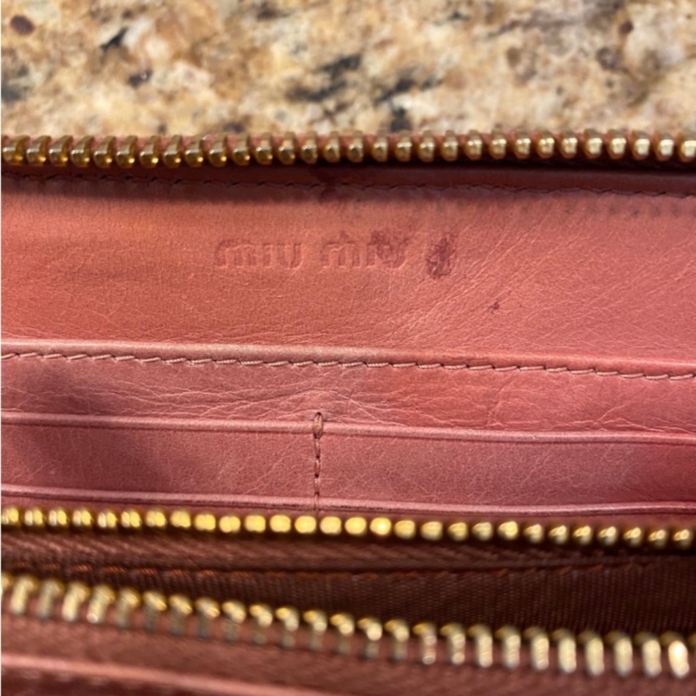Long Zippy Miu Miu Wallet Mauve Colors. Beautiful - image 5